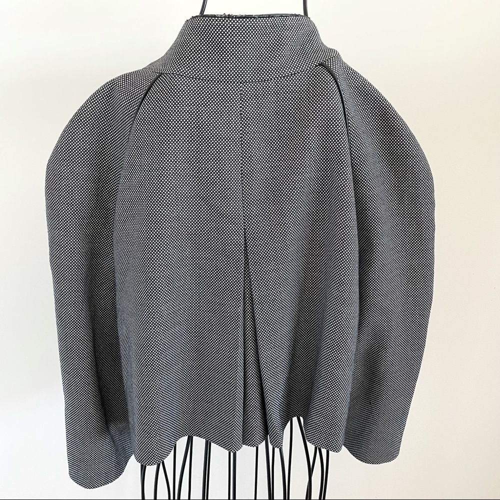 Poncho - Picture 2 of 4